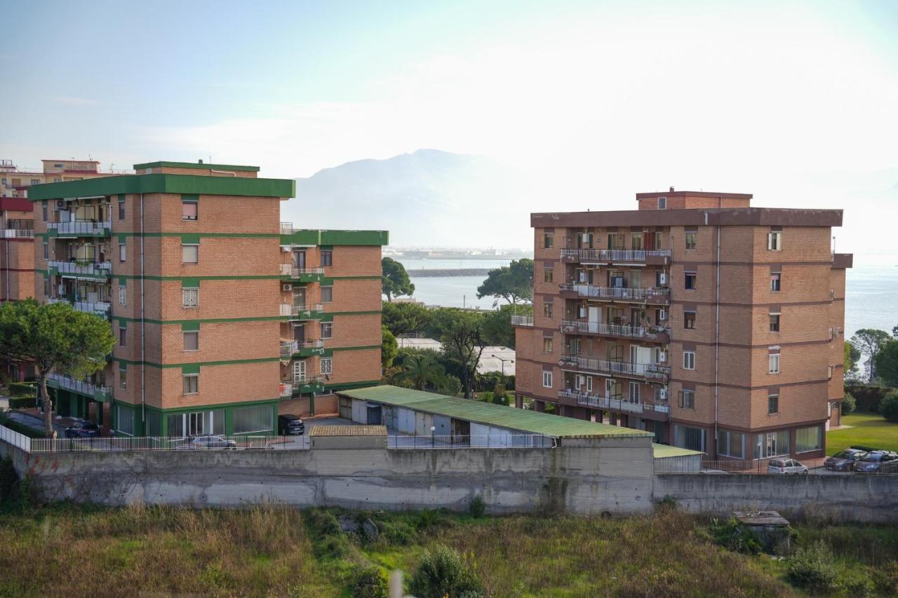 La Casa Nel Parco**** Apartment Torre Annunziata Bagian luar foto